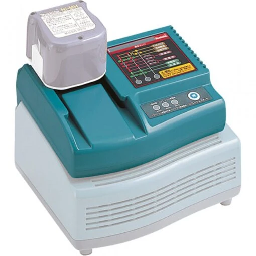 Makita Accu Refresher ADP03 193682-6 -Husqvarna Winkel 16078 0 800x800 1